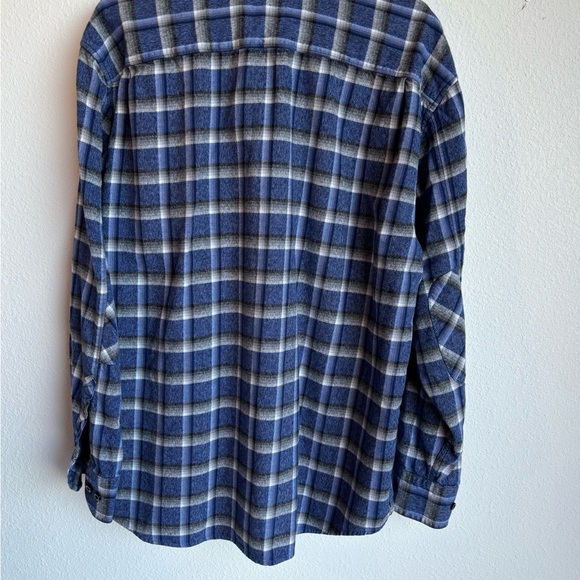 Tommy Bahama Men’s Flannel Shirt - Picture 3 of 6